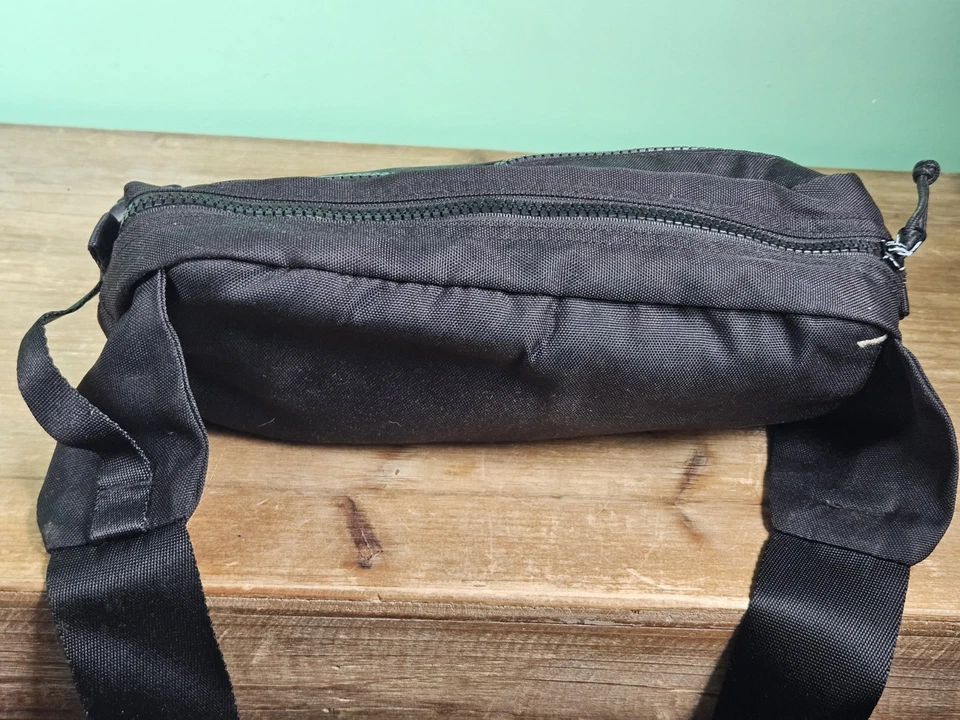 Mens/Womens Converse Waist Fanny Pack Bag Camo Large Belt Zip Logo Pocket - Image 4 of 4