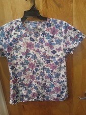WOMAN'S MEDIUM SCRUB SCRUBS TOP SHIRT BY ZOE CHLOE SCRUBS BUTTERFLY THEMED