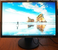 Samsung SM225BW LCD Monitor for sale 