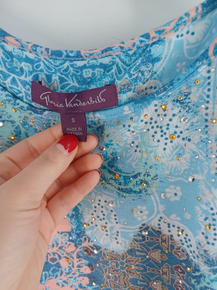 Blusa para mujer Gloria Vanderbilt pequeña azul gemas pedrería manga 3/4 moda Foto 2 de 4