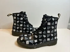Dr.Martins 1460 skulls and playing cards Men’s size 5 no box