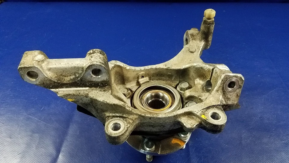 Nissan Murano Quest 2009-2017 eje delantero derecho nudillo con buje # 68563 Foto 2 de 4