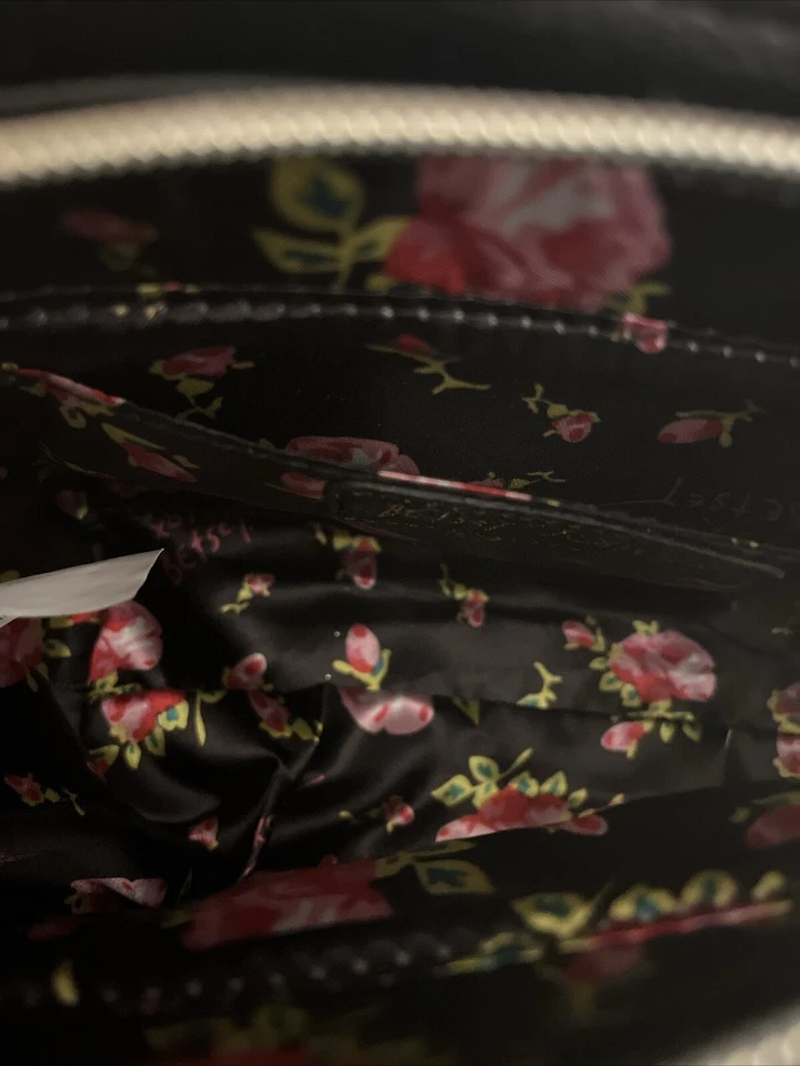 Mini Cartera Bandolera Betsey Johnson Negra Lentejuelas y Marfil Rayas Dijes Viaje Foto 4 de 4