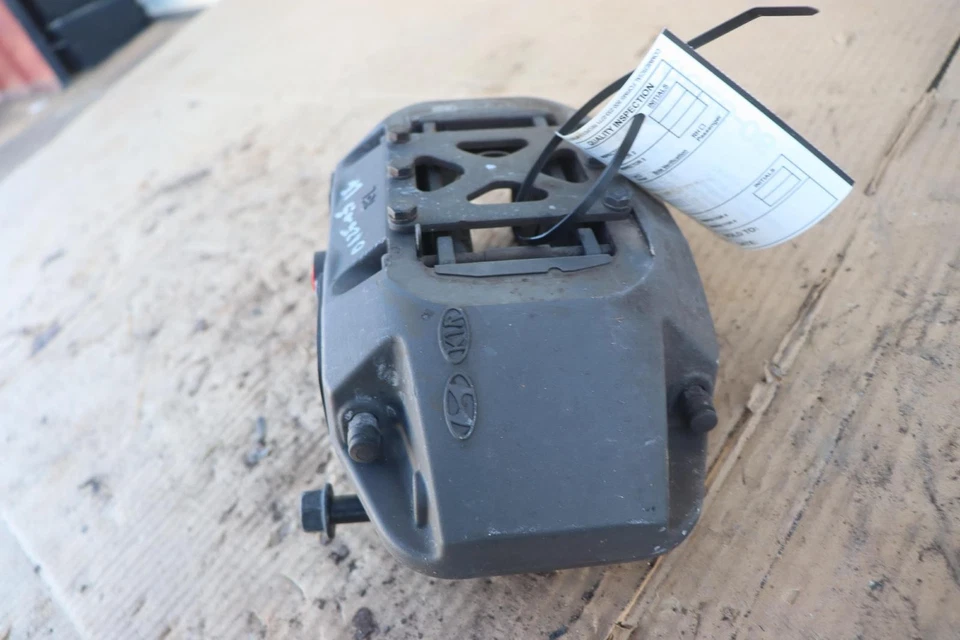 Pinza de freno delantera izquierda Genesis G80 2018-2020 3,8 L OEM Foto 4 de 4