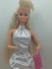 1991 Vintage Mattel Sparkle Eyes Barbie Fashion Doll W/Original Earrings.