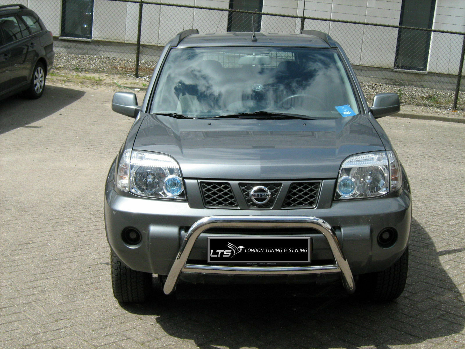 X-TRAIL CHROME NUDGE A-BAR, STAINLESS STEEL BULL BAR 2001-2007 W K