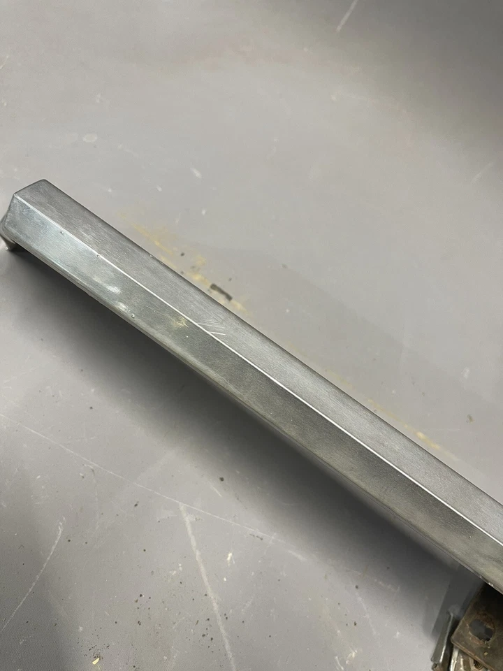 Oldsmobile Cutlass 442 F85 Vista Cruiser 1967 parrilla central moldura OEM Foto 3 de 4