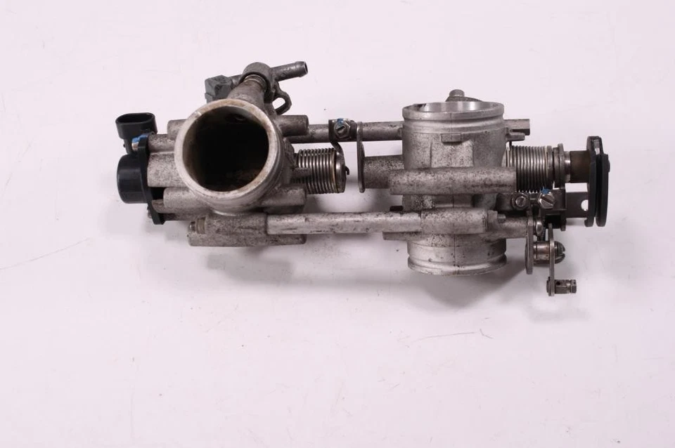 Carrocerías de acelerador 08 Ducati Monster 695 Foto 4 de 4