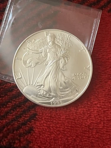 1993 U.S. Mint American Eagle 1 oz Silver Coin Business Strike Uncertified
