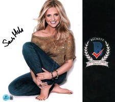 Sarah Michelle Gellar Signed Beautiful Barefoot Blonde 8x10 Photo BAS COA