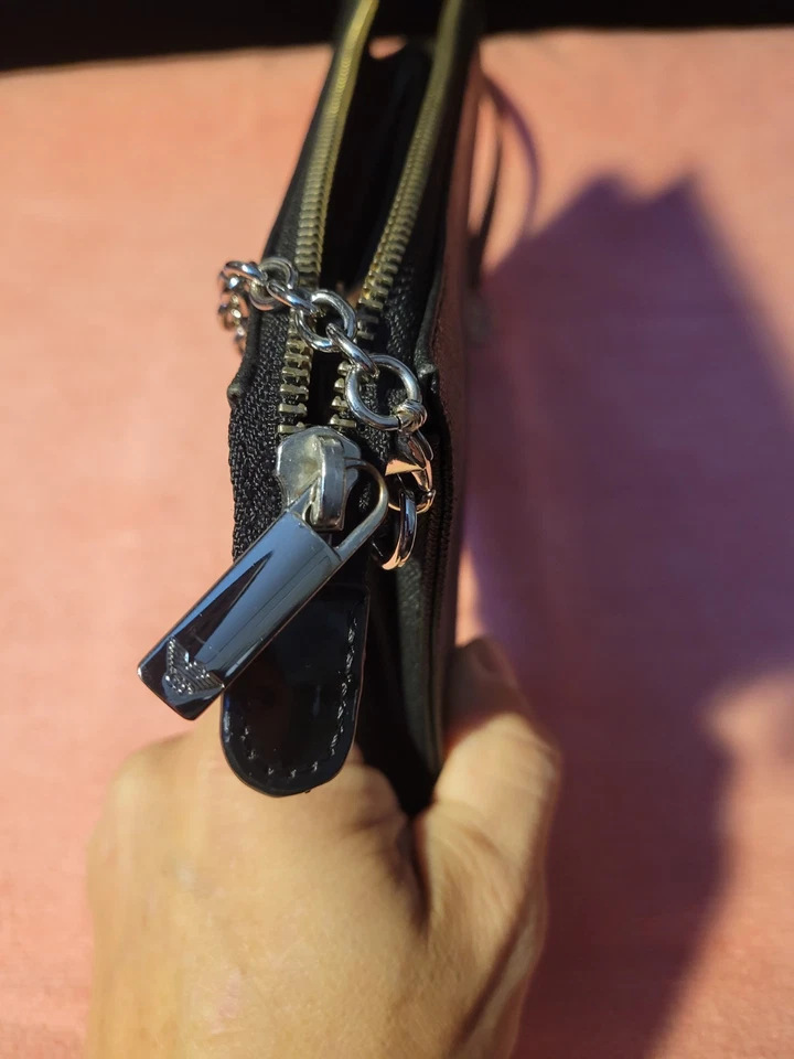 Bolso clutch de cuero negro Armani Jeans Foto 4 de 4