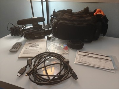 Canon VIXIA HV40 HDV MiniDV Camcorder Bundle w/ Battery, Charger, And More 