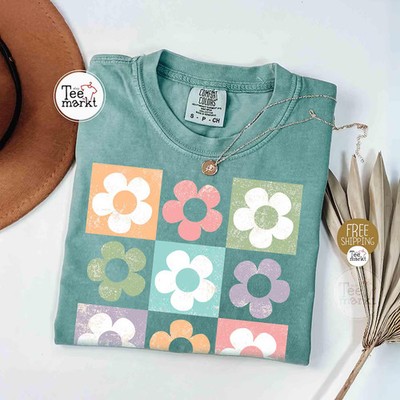 Retro Checkered Flowers Comfort Tee Shirt Vintage Style Floral