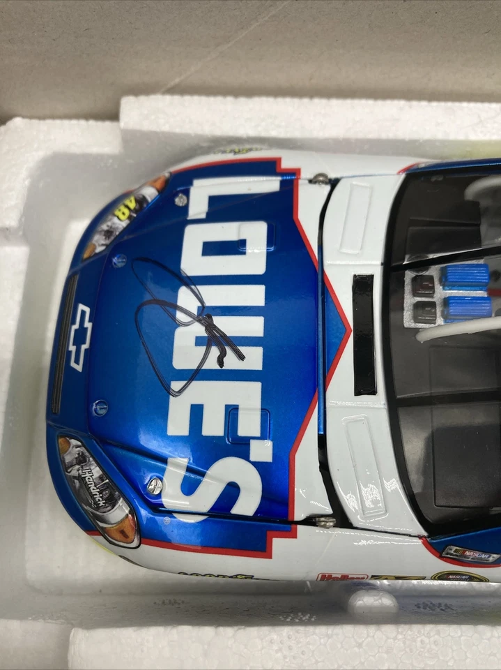 1/24 Jimmie Johnson 2011 Lowe's Lionel color líquido autografiado/firmado solo 297 Foto 2 de 4