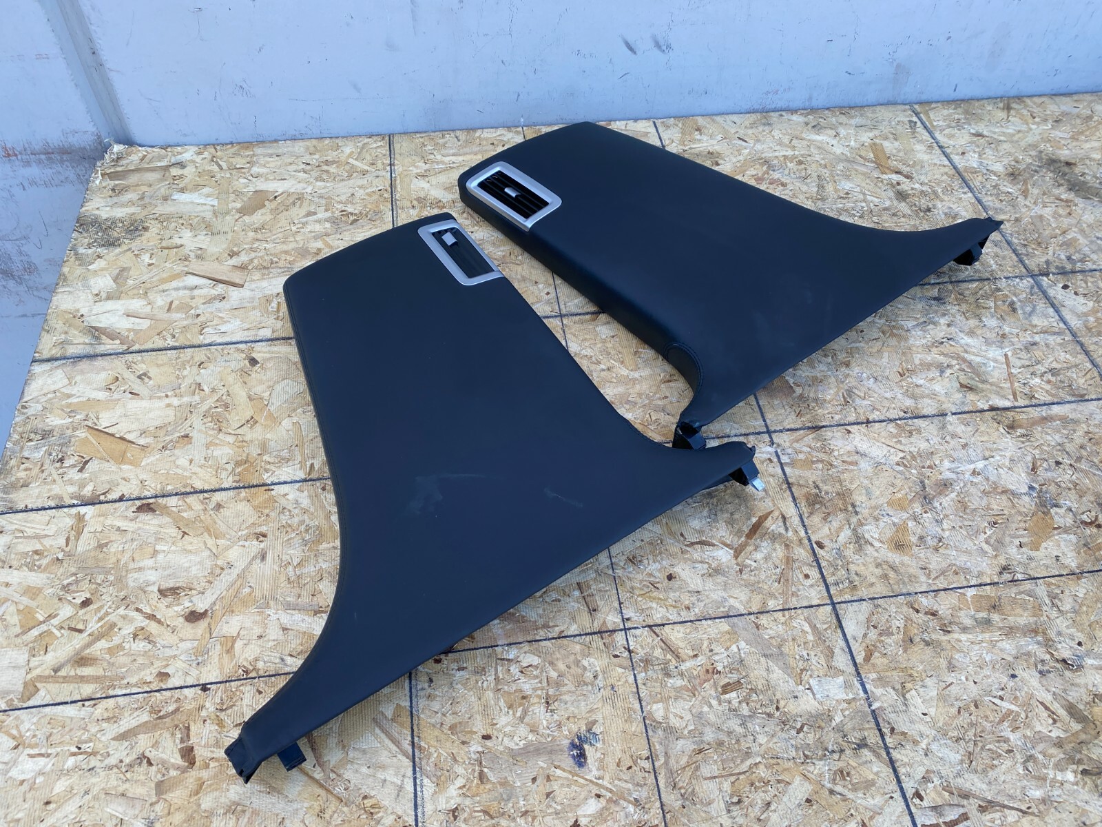 B PILLAR LEFT RIGHT COVER BLACK SET BENTLEY CONTINENTAL FLYING SPUR (06-12) OEM