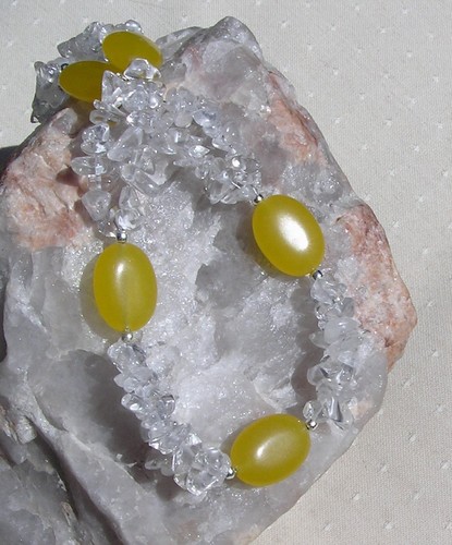 SALE - Clear Quartz & Yellow Jade Gemstone Chunky Statement Beaded Necklace - Picture 2 of 7