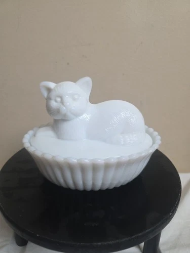 Authentic Westmoreland Milk Glass Cat on Nest Hand Made White Vintage Candy Dish