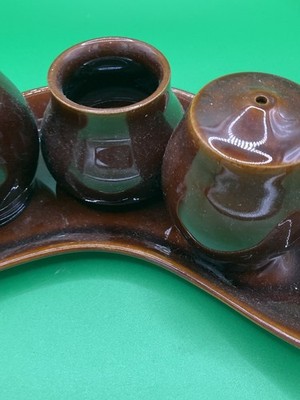 VINTAGE DENBY HOMESTEAD BRAUNES KRUZIFIX-SET, SALZ, PFEFFER & SENF