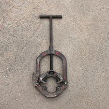Reed H-6 Hinged 4-Wheel Pipe Cutters Cast & Ductile Pipe 4" to 6" Capacity