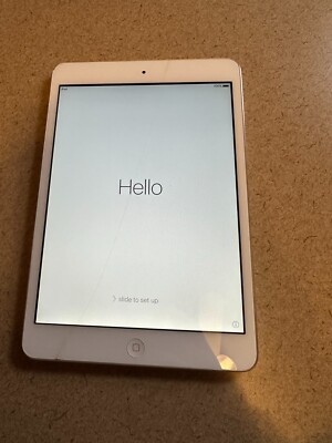 Apple iPad mini 1st Generation. 16GB, Wi-Fi, 7.9 in - White & Silver - Working