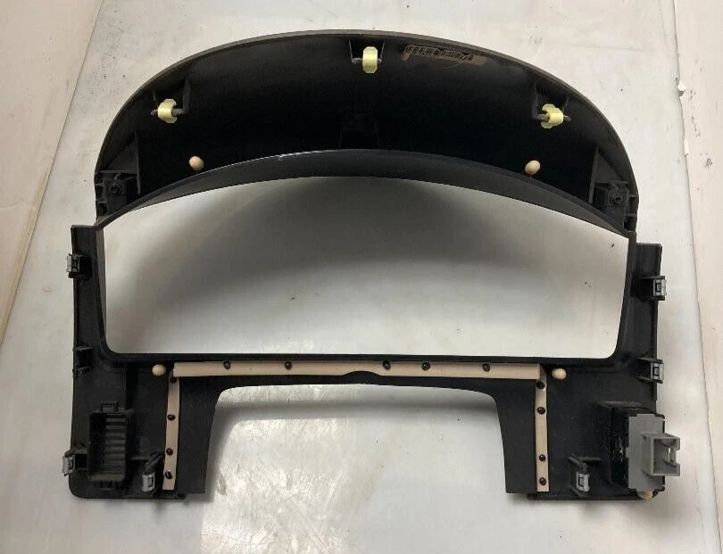 2008-2012 FORD ESCAPE SPEEDOMETER BEZEL P/N 8L84-78044D70-A ORIGINAL DO FABRICANTE FORD - Imagem 2 de 4
