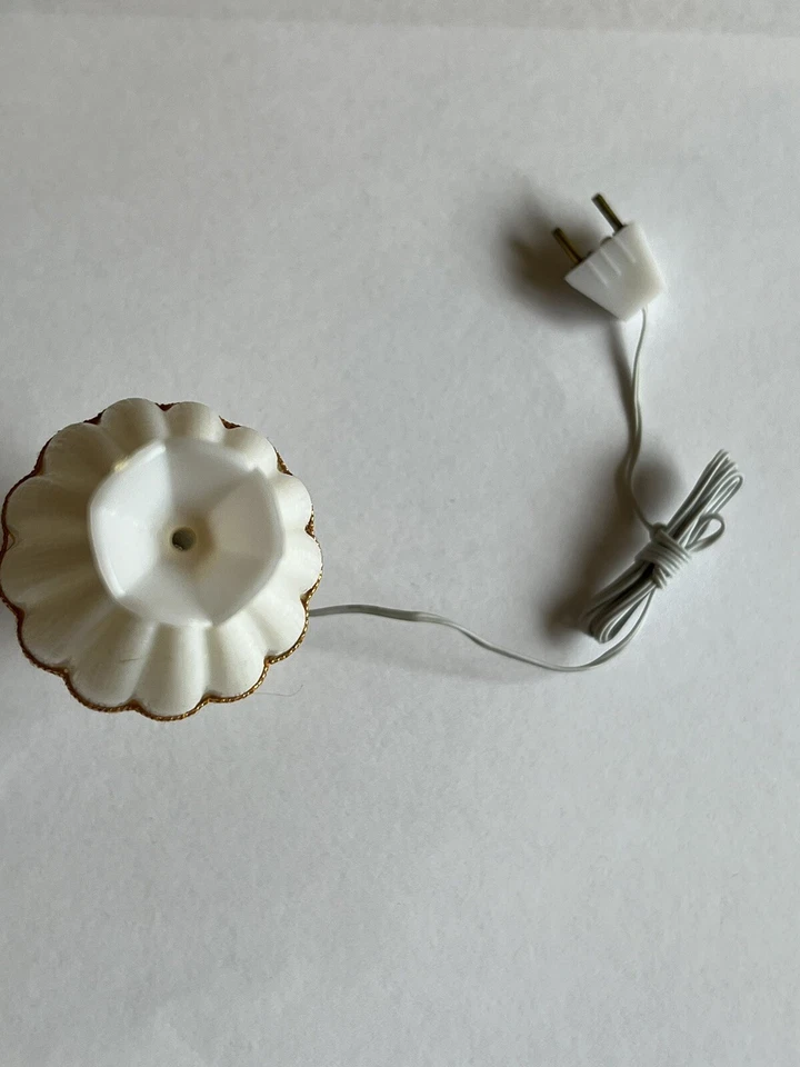 Lámpara floral de mesa de colección casa de muñecas miniatura luz enchufe funciona metal/plástico Foto 2 de 4