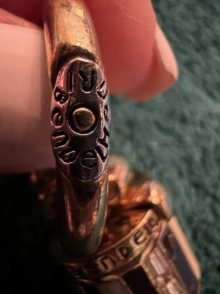 Icónico Henri Bendel Tono Dorado y Esmalte Sombrero Caja Dije Pulsera Foto 4 de 4