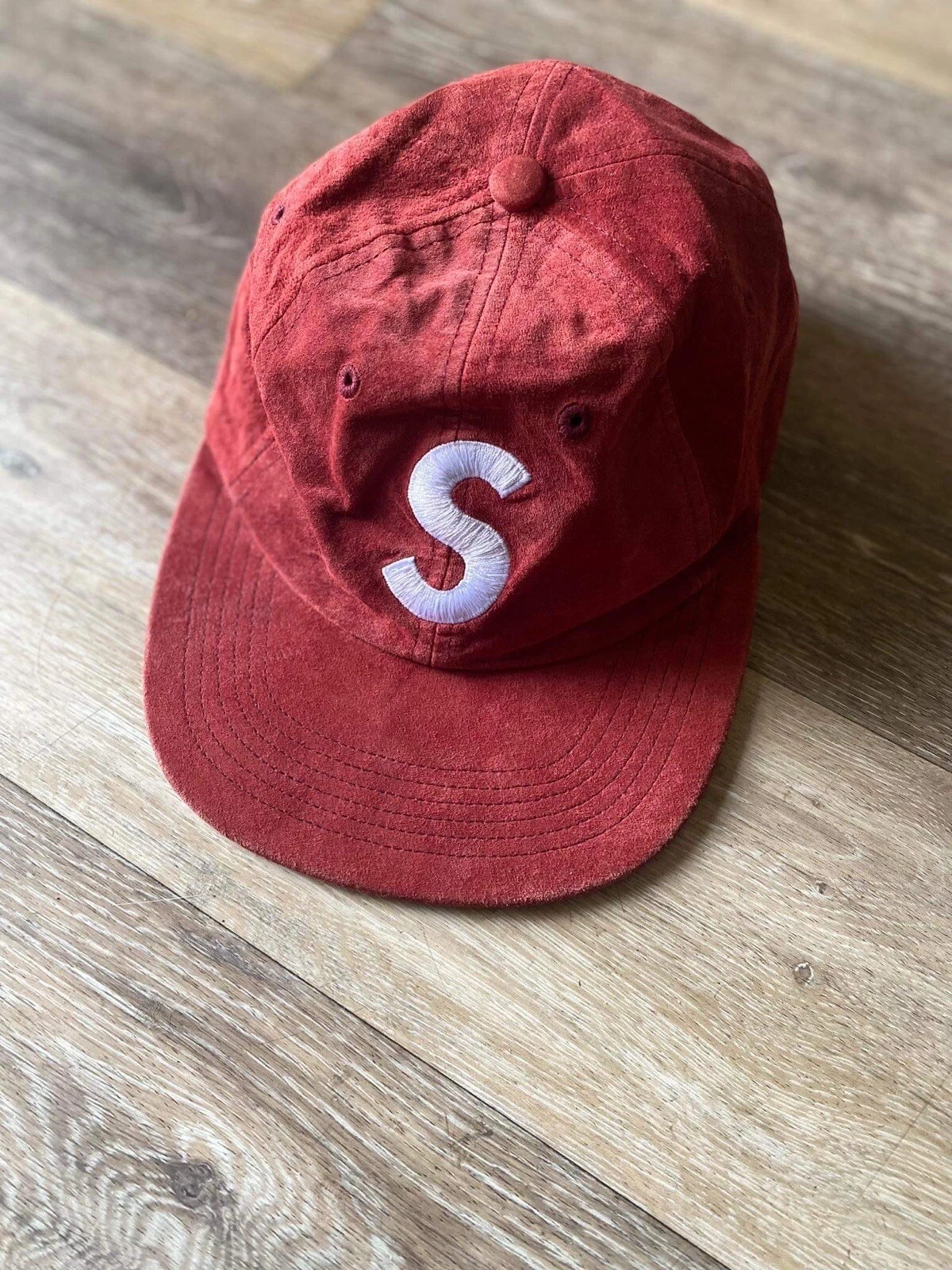 Capuchon panneau logo Supreme S