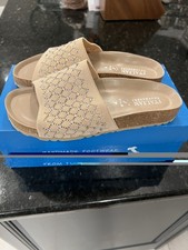 Italian Shoemakers Women s Tan Slides bling Size 7 Made In Italy