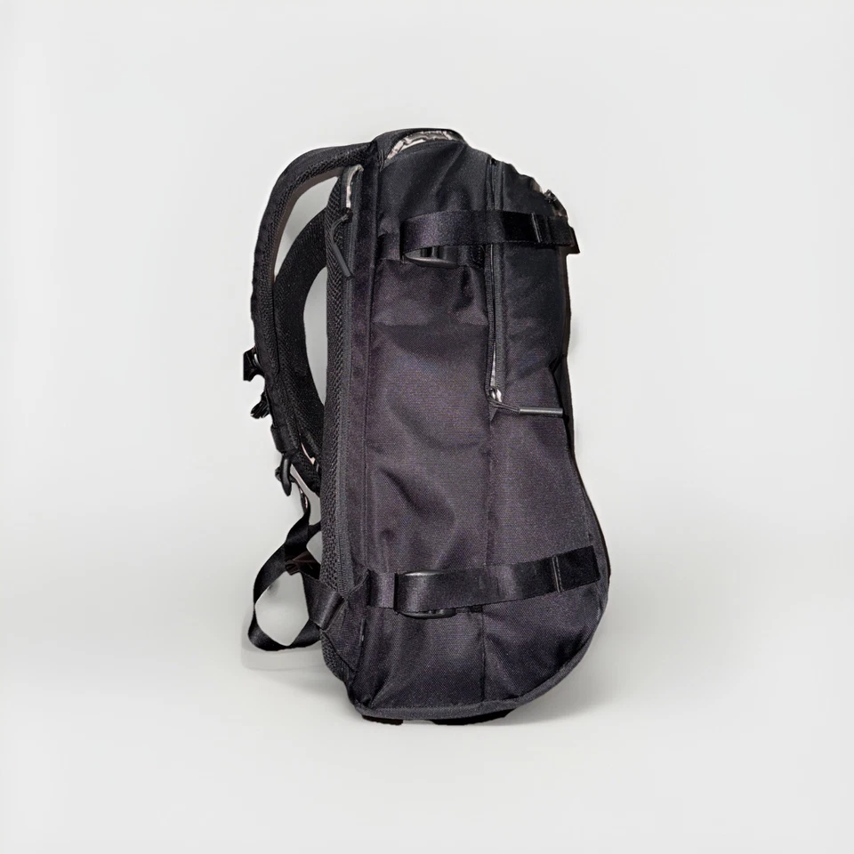 Mochila DSLR de nailon Incase Pro Pack MacBook Pro iPads compartimento acolchado Foto 4 de 4