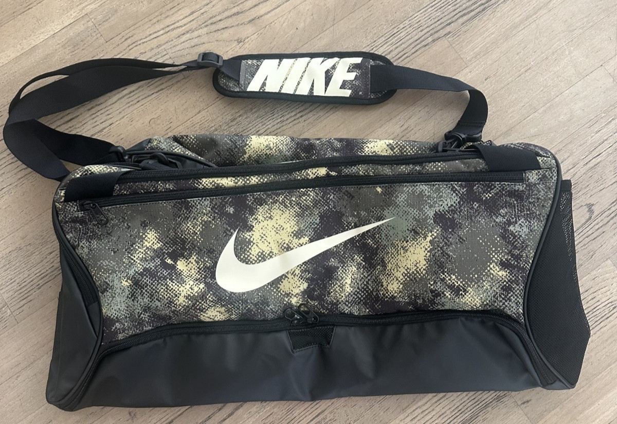 Nike Brasilia 9.5 Training Duffel Bag Medium Green Black Digital Camo FZ2585 NWT