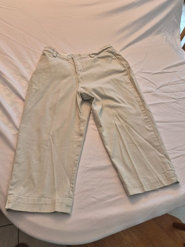Lee Size 12M Khaki Capri Pants Pedal Pushers Cotton/Spandex Excellent Condition