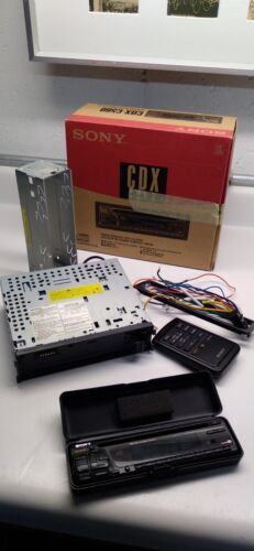 SONY Mobile ES CDX-C560 CD Receiver Old School OEM box & REMOTE w/MD/CD dual 4V