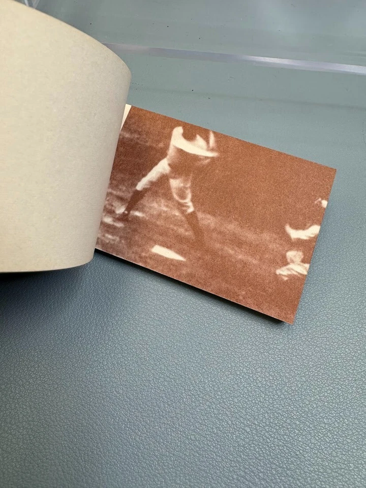 Libro abatible vintage 1969 SandyVal Graphics Babe Ruth de cine de bolsillo Foto 3 de 4