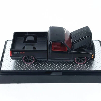 M2 1:64 1992 Chevrolet C1500 SS 454 WMTS17 Alloy Car