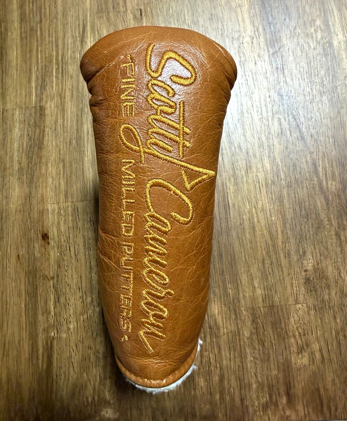Scotty Cameron steerhide leather pinflag button back headcover