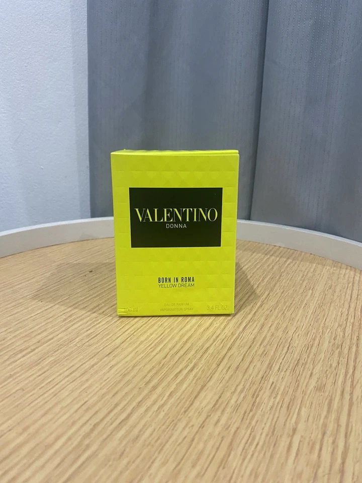 valentino perfume - image 2 of 2