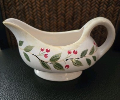 TABLETOPS GALLERY HOLLY BERRY GRAVY BOAT