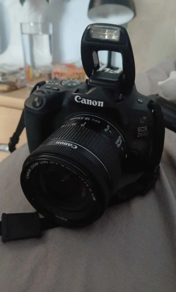 Canon EOS 200D, photo 1 of 5