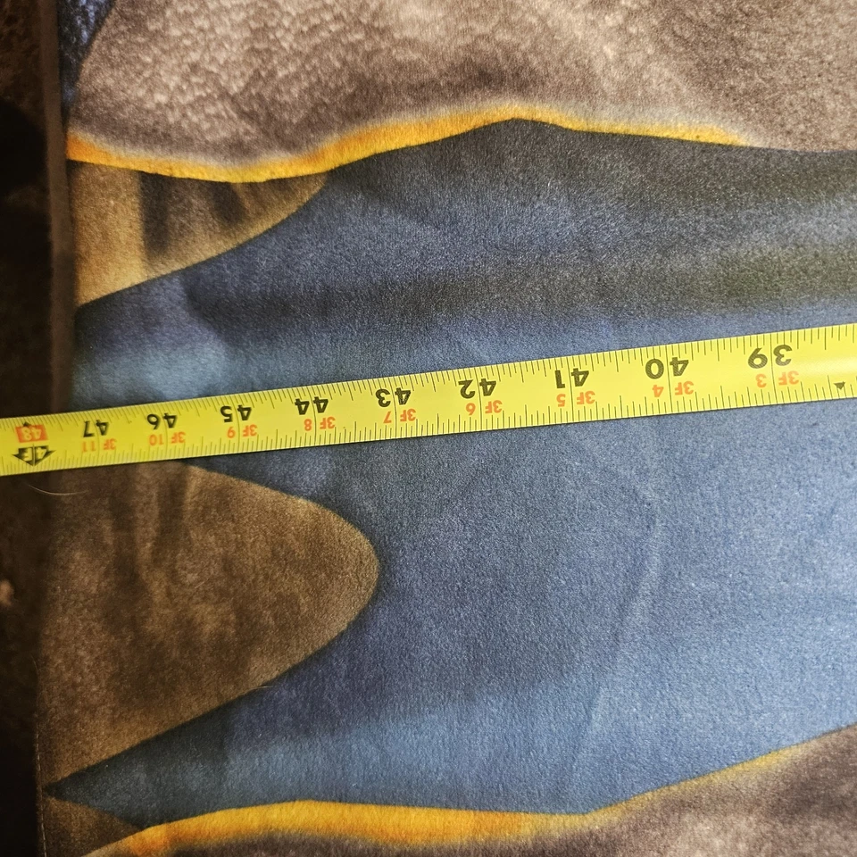 Acogedora manta portátil con capucha tipo poncho Batman DC Comics Foto 2 de 4