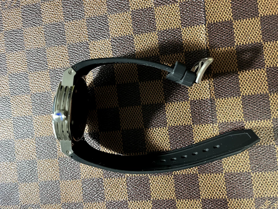 100% Authentic  Swiss Made Ferragamo F-80 Silicone Men Watch with date  - Image 2 of 4