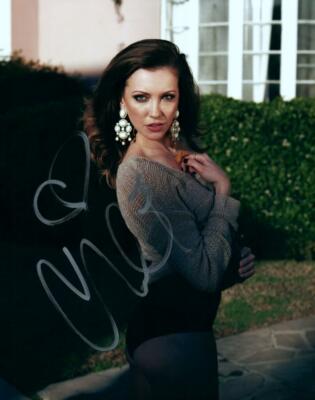 Katie Cassidy Signed 8x10 Picture Autographed Photo with COA