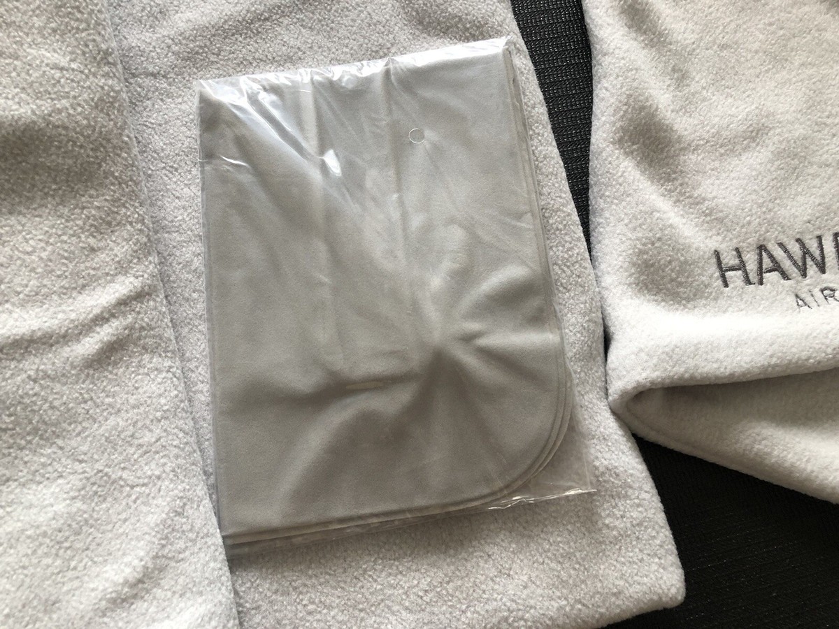 HAWAIIAN AIRLINES 毛布 グレー ✈️ HAWAIIAN AIRLINES ① Blanket & ( Pillow ? ) ① Amenity