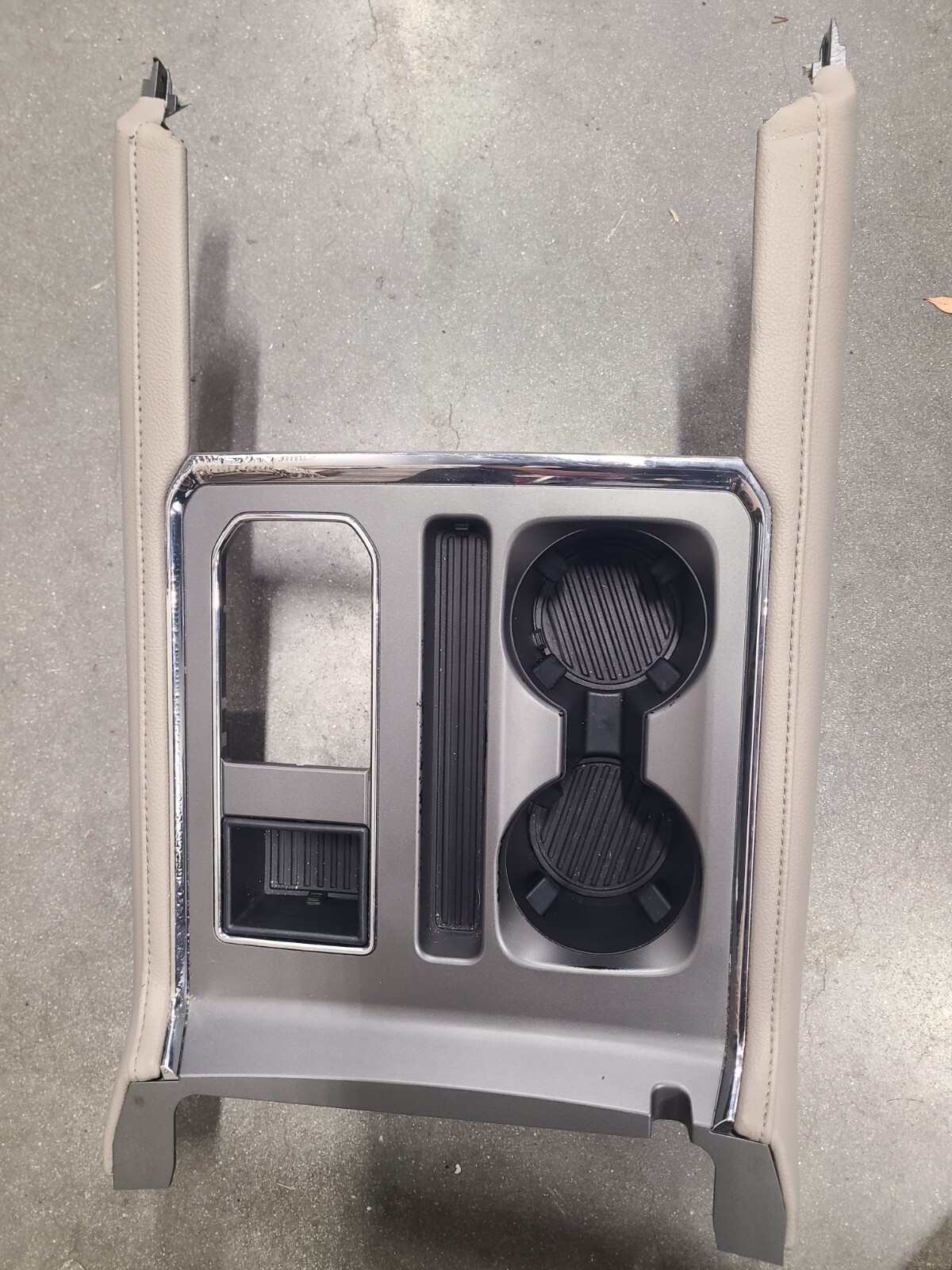 2019/2020 Ford Expedition Center Consol Part Ll1z78045a76cf eBay