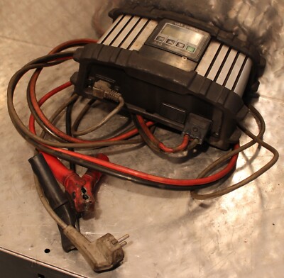 VW Batterie-Werkstattladegerät Batterieladegerät Akkuteam VAS 5900A 6V 12V 24V