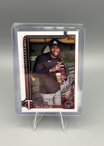 2025 Topps Series 1 - Jorge Alcala #336 Golden Mirror Image Variation - Picture 1 of 2