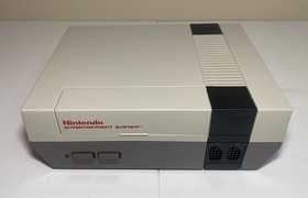 Nintendo NES Console Challenge Set in Box w Super Mario Bros 3 - Clean & Working