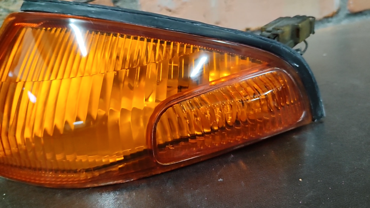 GENUINE Nissan Skyline R32 BNR32 GTT GTS AMBER Front Indicator