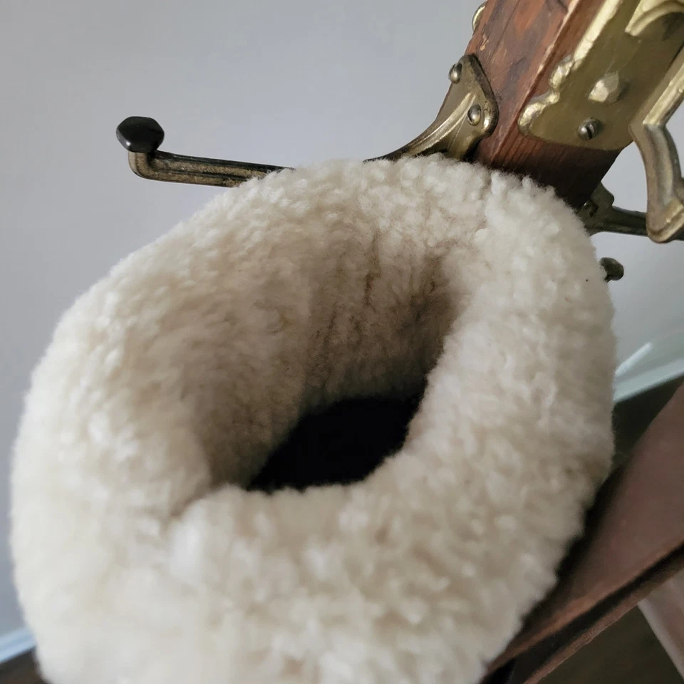 CUSTOM  TRADITIONAL ARCHERY LEATHER BACK QUIVER - Image 3 of 4