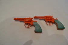 TOY PAIR OF PISTOLS BRAND GONHER N°55 MADE IN SPAIN VINTAGE 1970 TOY
